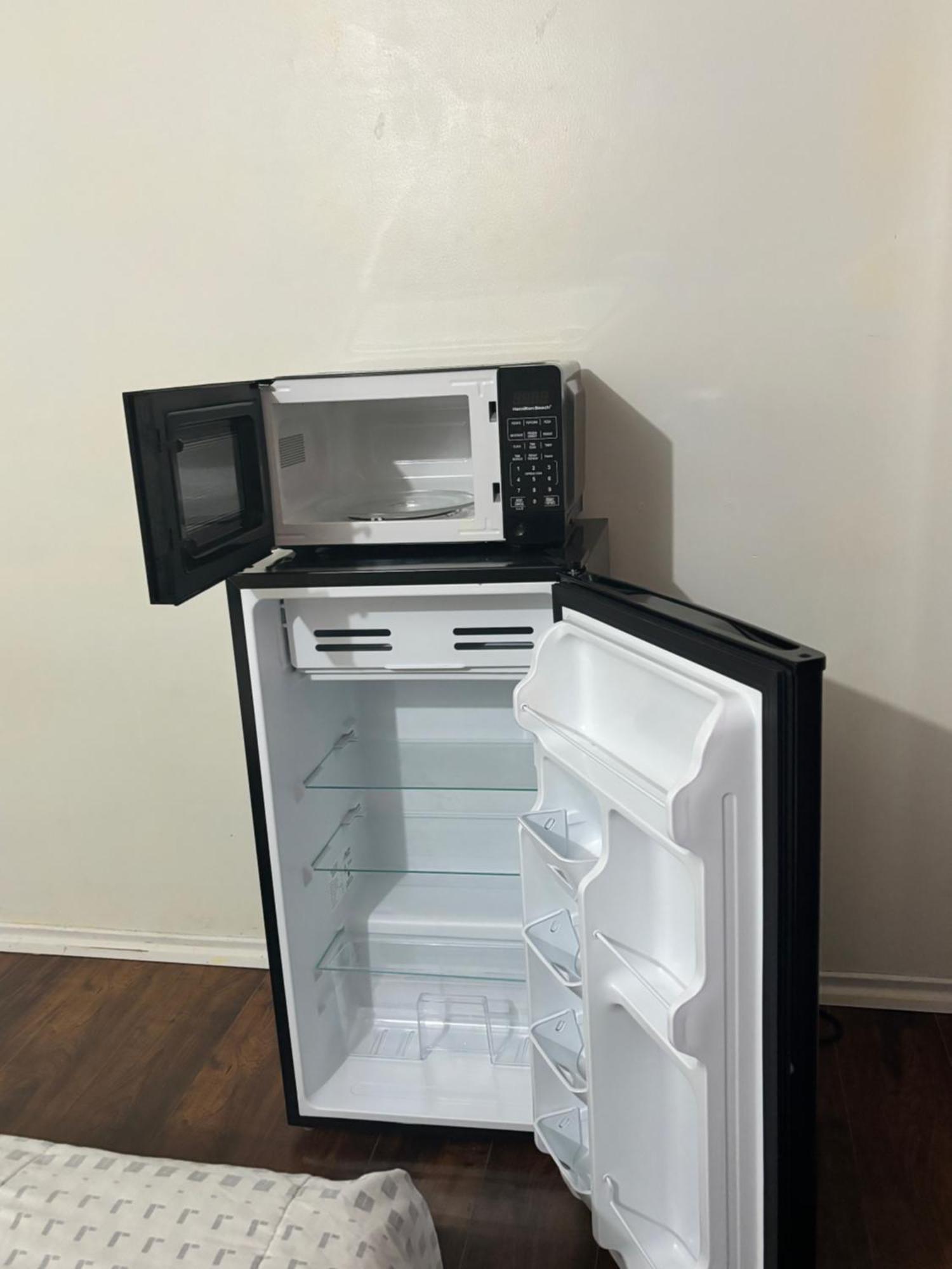 Bright Queen Room Close To Sheridan College And Airport برامبتون المظهر الخارجي الصورة