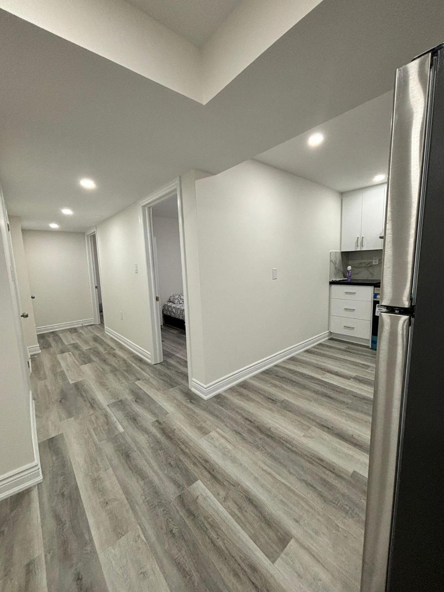 Bright Queen Room Close To Sheridan College And Airport برامبتون المظهر الخارجي الصورة