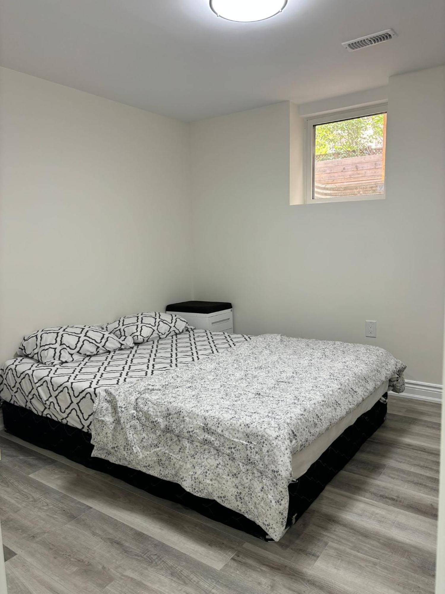 Bright Queen Room Close To Sheridan College And Airport برامبتون المظهر الخارجي الصورة