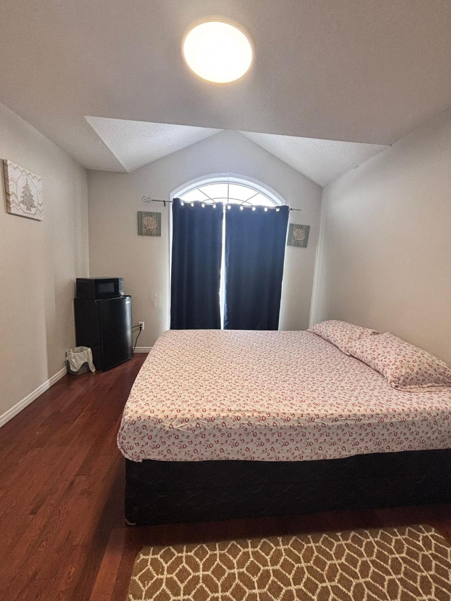 Bright Queen Room Close To Sheridan College And Airport برامبتون المظهر الخارجي الصورة